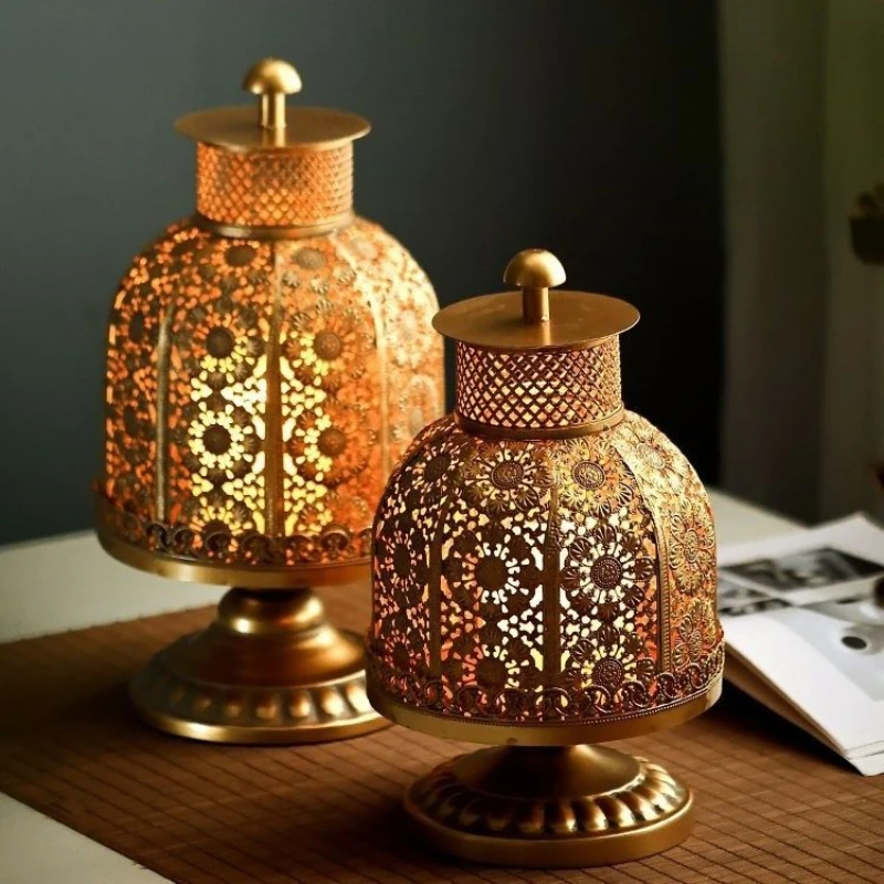 Collectible Vintage Lamps - 빈티지 철제 촛대 장식 테이블 윈드